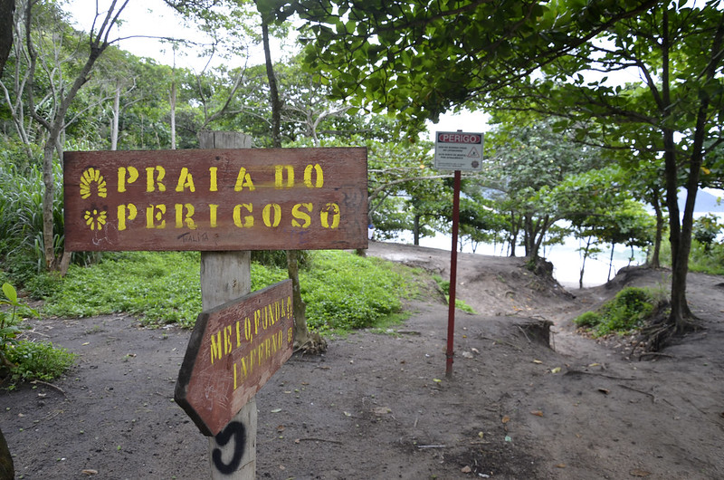 Trilha para a Praia do Perigoso