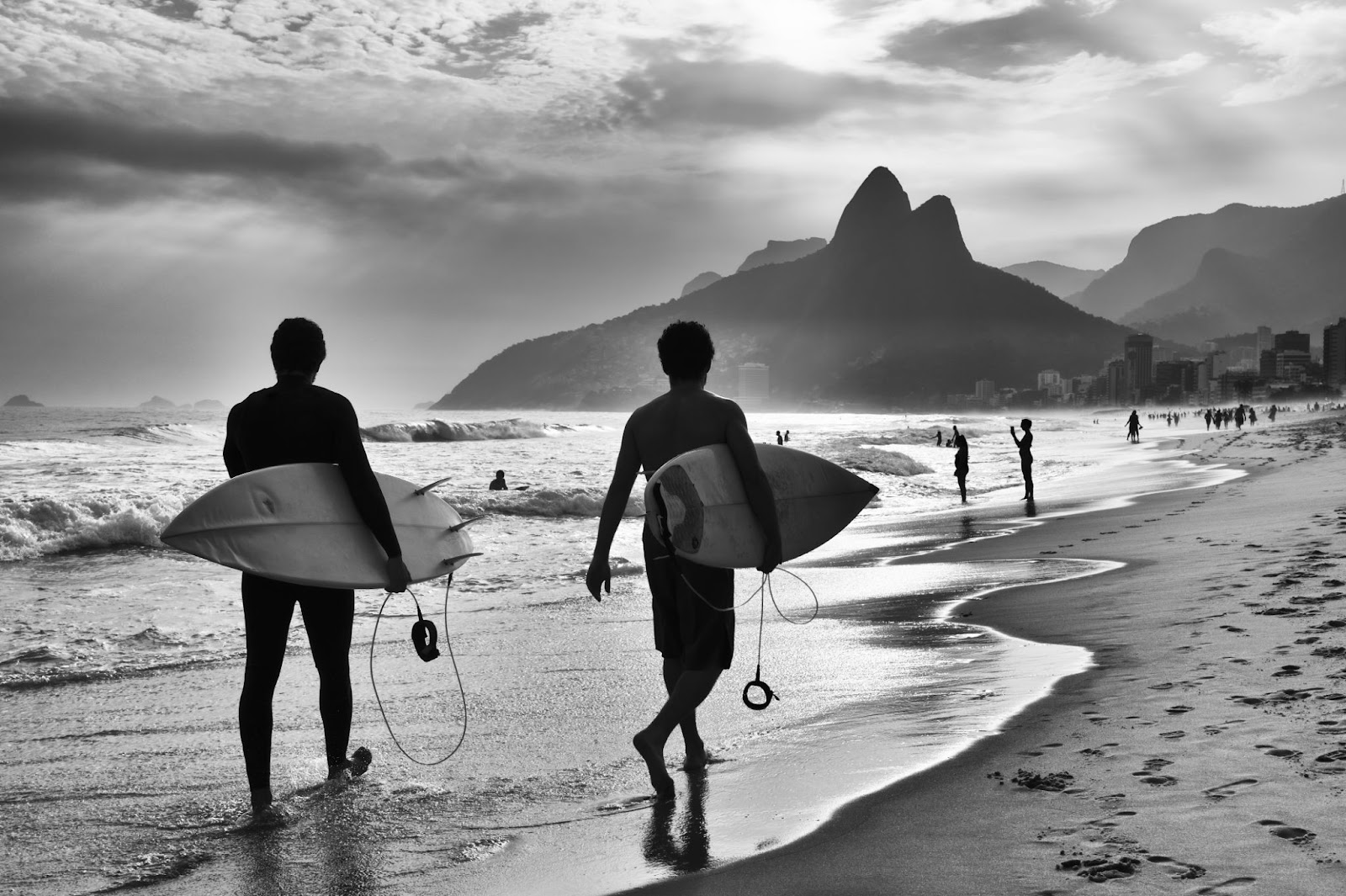 Surfistas na Praia de Ipanema